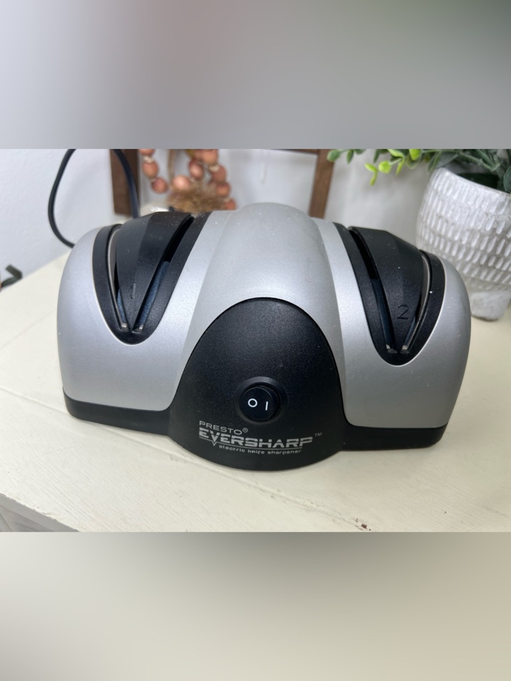 Presto 08800 EverSharp Electric Knife Sharpener